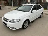 Белый Chevrolet Gentra, 3 позиция 2020 года, КПП Автомат, в Ташкент за 12 200 y.e. id5017506, Фото №1