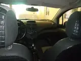 Белый Chevrolet Spark, 1 позиция 2016 года, КПП Механика, в Гиждуванский район за 5 500 y.e. id6440714, Фото №1