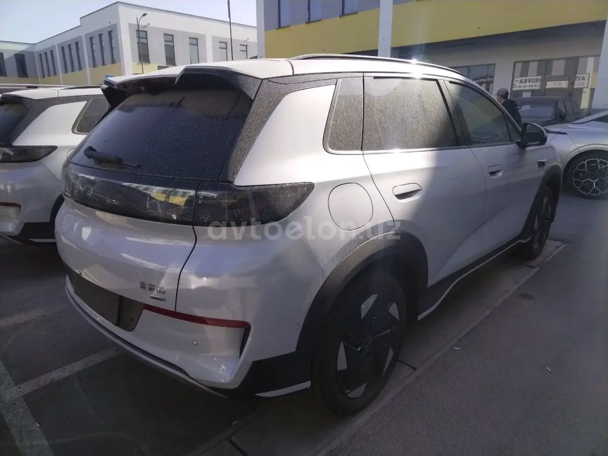 BYD Sealion 05 — 5