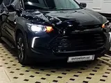 Черный Chevrolet Tracker, 2 позиция 2023 года, КПП Автомат, в Андижан за 17 500 y.e. id5205438, Фото №1