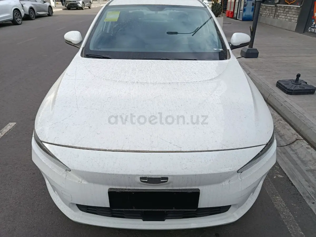 Geely Geometry E — 3