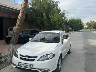 Белый Chevrolet Gentra, 3 позиция 2018 года, КПП Автомат, в Андижан за 11 000 y.e. id5158542