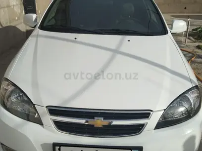 Белый Chevrolet Gentra, 2 позиция 2022 года, КПП Механика, в Термез за ~13 477 y.e. id5092055