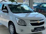 Белый Chevrolet Cobalt, 4 позиция 2024 года, КПП Автомат, в Ташкент за ~11 660 y.e. id5115409