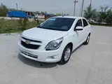 Белый Chevrolet Cobalt, 4 позиция 2024 года, КПП Автомат, в Самарканд за 13 700 y.e. id5037292, Фото №1