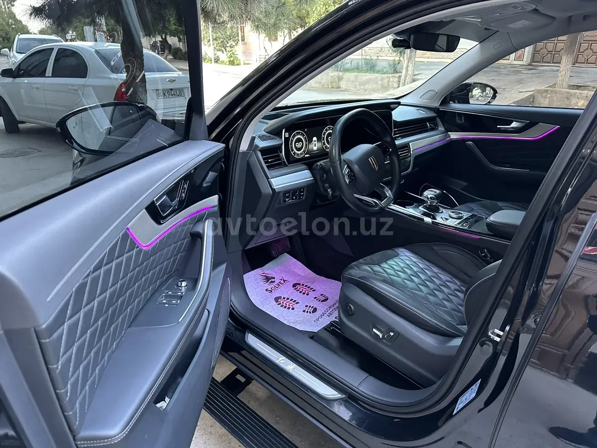 Hongqi HS5 — 5