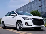 Белый Chevrolet Onix 2024 года, КПП Механика, в Ургенч за ~14 056 y.e. id5199062
