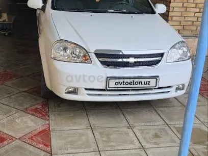 Белый Chevrolet Lacetti, 2 позиция 2011 года, КПП Механика, в Бухарский район за 8 500 y.e. id5129805