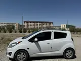 Oq Chevrolet Spark, 4 pozitsiya 2021 yil, КПП Mexanika, shahar Zarafshon uchun ~9 683 у.е. id5229365