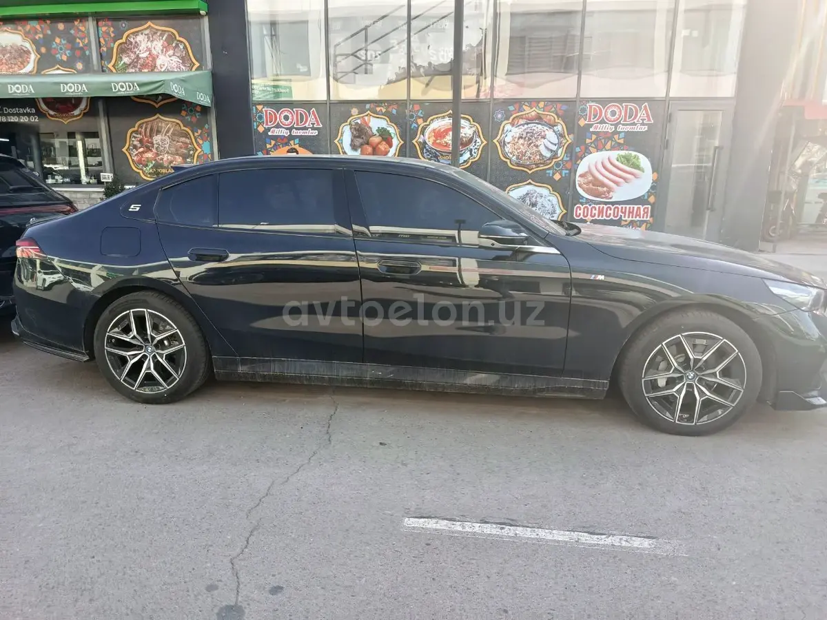 BMW i5