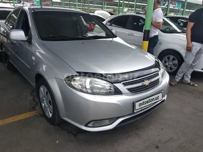 Серебристый Chevrolet Gentra, 2 позиция 2014 года, КПП Механика, в Ташкент за 8 600 y.e. id5214280