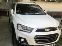 Белый Chevrolet Captiva, 4 позиция 2017 года, КПП Автомат, в Ташкент за 18 500 y.e. id5020935
