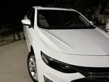 Белый Chevrolet Malibu 2 2020 года, КПП Автомат, в Самарканд за 18 800 y.e. id6349858, Фото №1