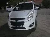 Oq Chevrolet Spark, 1 pozitsiya 2010 yil, КПП Mexanika, shahar Andijon uchun 4 100 у.е. id6518711, Fotosurat №1