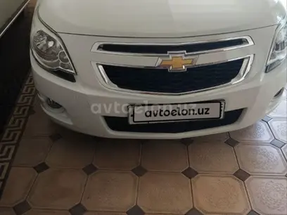 Белый Chevrolet Cobalt, 4 позиция 2021 года, КПП Автомат, в Самарканд за 11 650 y.e. id5217198
