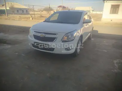 Белый Chevrolet Cobalt, 4 позиция 2023 года, КПП Автомат, в Миришкорский район за ~12 744 y.e. id5191141