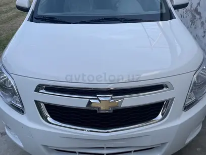 Белый Chevrolet Cobalt, 4 позиция 2023 года, КПП Автомат, в Ташкент за 12 000 y.e. id5140927