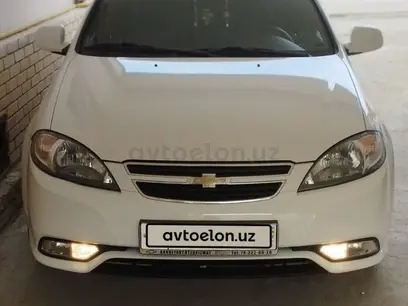 Белый Chevrolet Lacetti, 3 позиция 2022 года, КПП Автомат, в Зарафшан за ~13 465 y.e. id5139408