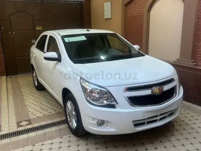 Белый Chevrolet Cobalt, 4 позиция 2024 года, КПП Автомат, в Ташкент за 13 300 y.e. id4981664