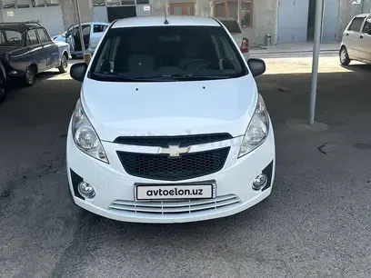 Белый Chevrolet Spark, 2 позиция 2015 года, КПП Механика, в Ташкент за 6 200 y.e. id4931460