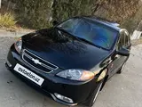 Черный Chevrolet Gentra, 3 позиция 2023 года, КПП Автомат, в Ургенч за ~14 156 y.e. id6755691, Фото №1