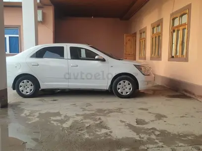 Белый Chevrolet Cobalt, 3 позиция 2014 года, КПП Механика, в Джаркурганский район за ~8 353 y.e. id5223005