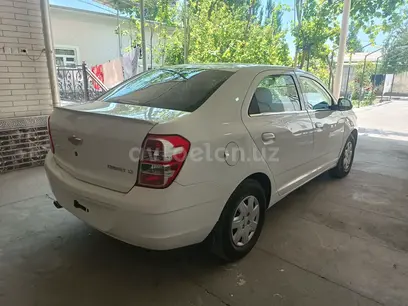 Белый Chevrolet Cobalt, 2 позиция 2019 года, КПП Механика, в Фергана за 9 600 y.e. id5145266