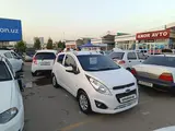 Белый Chevrolet Spark, 4 позиция 2018 года, КПП Автомат, в Ташкент за 8 000 y.e. id6740224, Фото №1