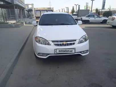 Белый Chevrolet Gentra, 1 позиция Газ-бензин 2020 года, КПП Механика, в Самарканд за 9 500 y.e. id6695465