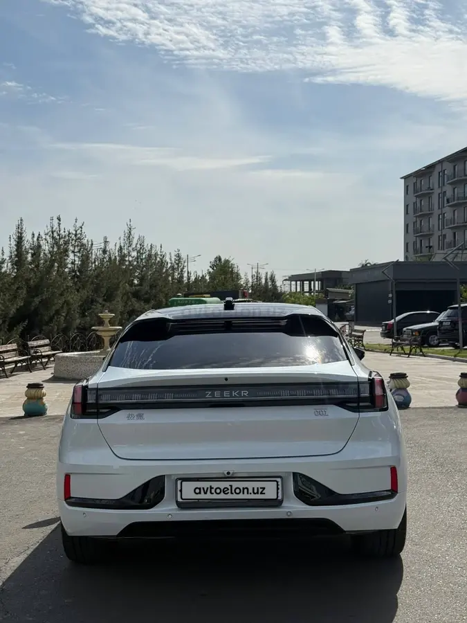 Zeekr 001 — 2