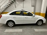Белый Chevrolet Gentra, 3 позиция 2024 года, КПП Автомат, в Хазараспский район за ~13 437 y.e. id4029082