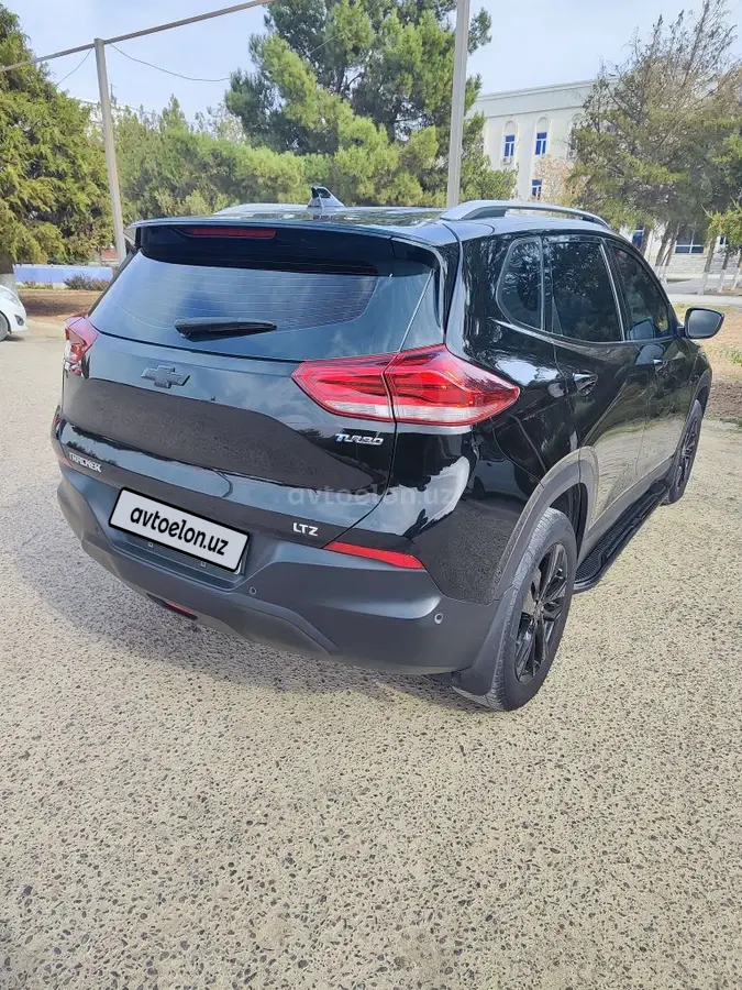 Chevrolet Tracker 2023 — 3