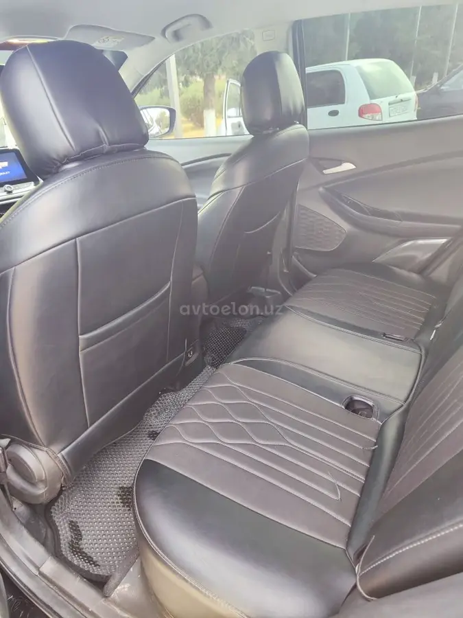 Chevrolet Tracker 2023 — 5