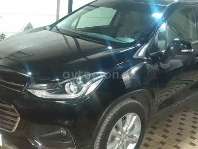 Черный Chevrolet Tracker, 3 позиция 2019 года, КПП Автомат, в Ташкент за 17 000 y.e. id4907176