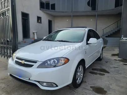 Белый Chevrolet Lacetti, 3 позиция 2022 года, КПП Автомат, в Наманган за 13 500 y.e. id5164720