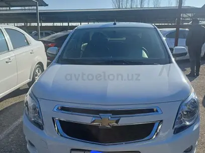 Белый Chevrolet Cobalt, 4 позиция 2023 года, КПП Автомат, в Фергана за 13 800 y.e. id4974290