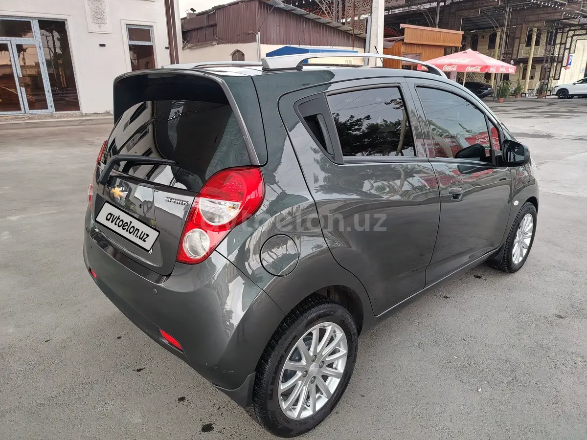 Chevrolet Spark 2022 — 4