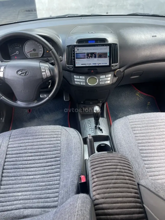 Hyundai Avante — 10