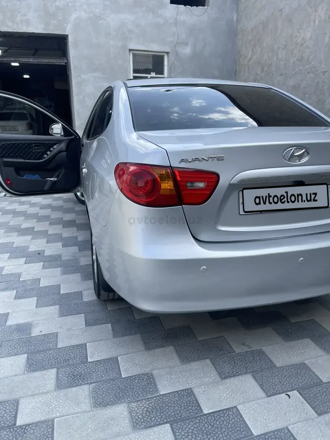 Hyundai Avante — 3