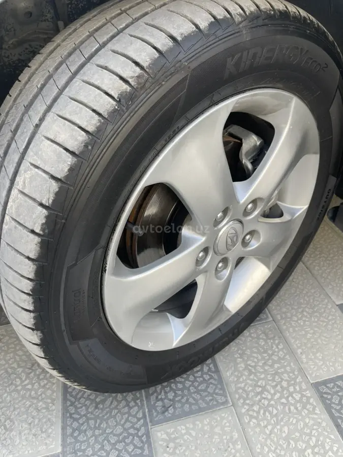 Hyundai Avante — 7