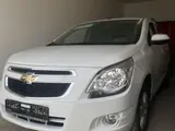 Белый Chevrolet Cobalt, 4 позиция 2024 года, КПП Автомат, в Ташкент за 13 100 y.e. id5176352