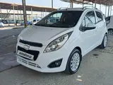 Белый Chevrolet Spark, 2 позиция 2018 года, КПП Механика, в Наманган за 7 300 y.e. id6409594, Фото №1
