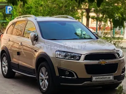 Золотистый Chevrolet Captiva, 3 позиция 2013 года, КПП Автомат, в Бухара за 15 800 y.e. id4998747