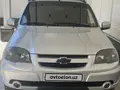 Мокрый асфальт Chevrolet Niva 2016 года, КПП Механика, в Джизак за 11 100 y.e. id5190026
