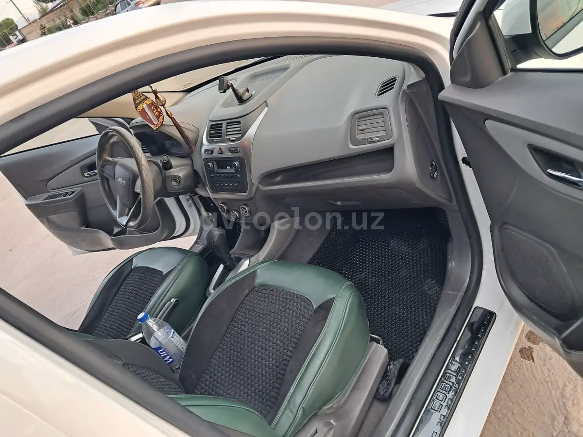 Chevrolet Cobalt 2024 — 3