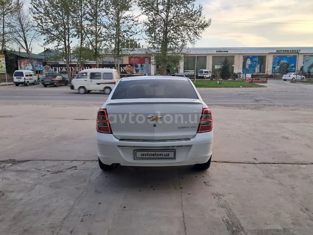 Chevrolet Cobalt 2024 — 4