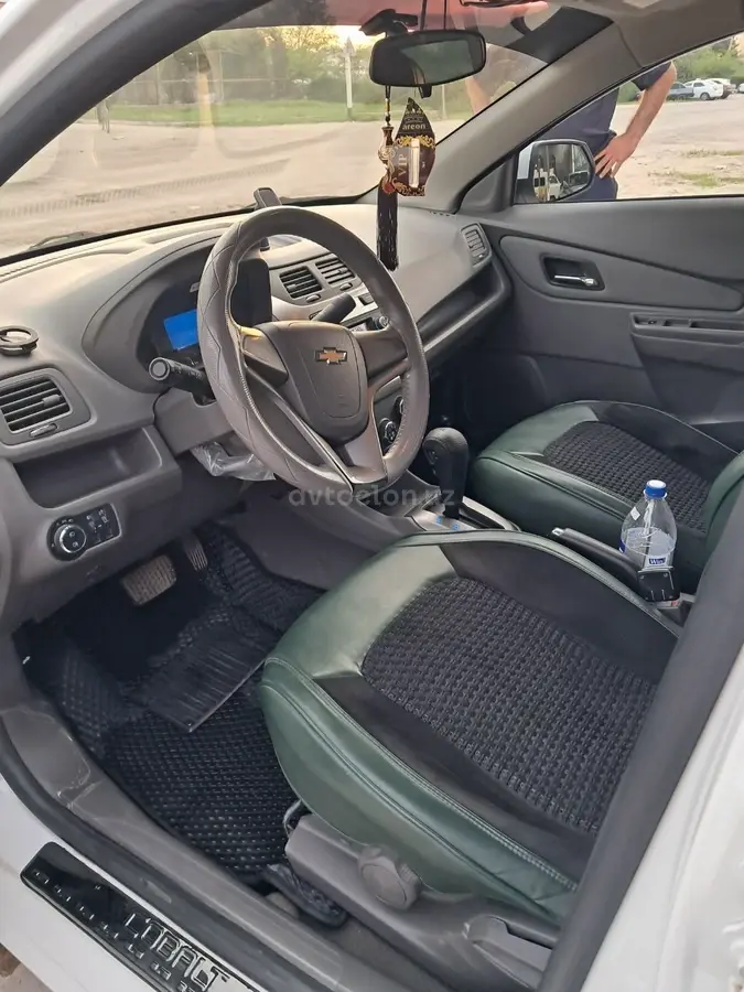 Chevrolet Cobalt 2024 — 5