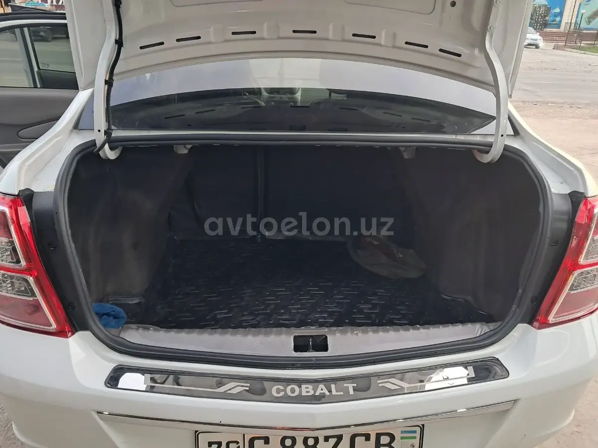 Chevrolet Cobalt 2024 — 8