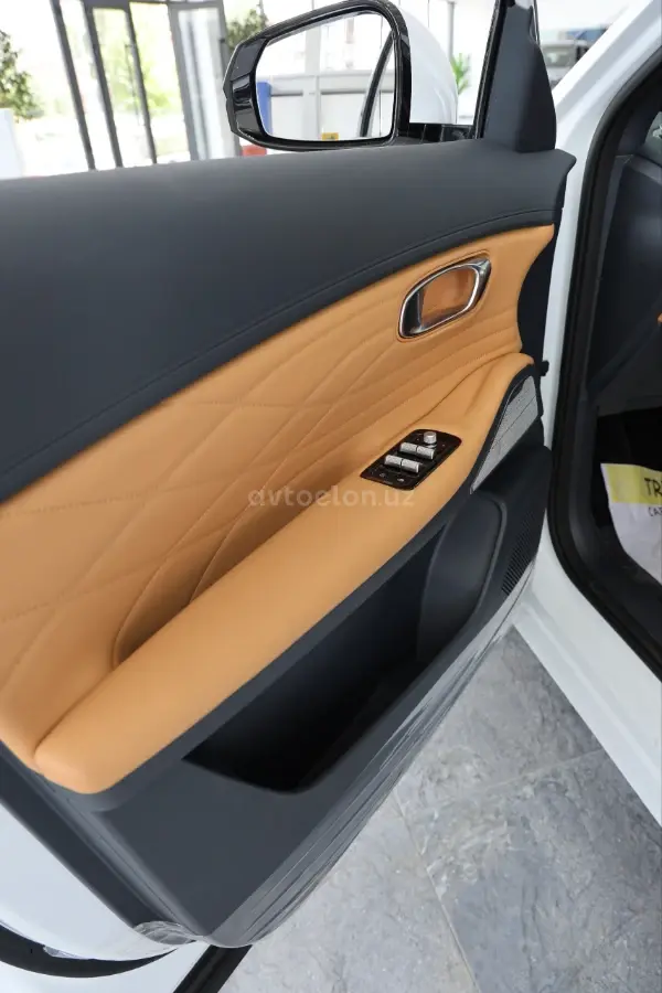 Geely EX5 EM-i — 2