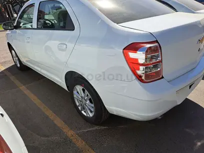 Oq Chevrolet Cobalt, 4 pozitsiya EVRO 2024 yil, КПП Avtomat, shahar Yakkabog' tumani uchun ~11 647 у.е. id5226039